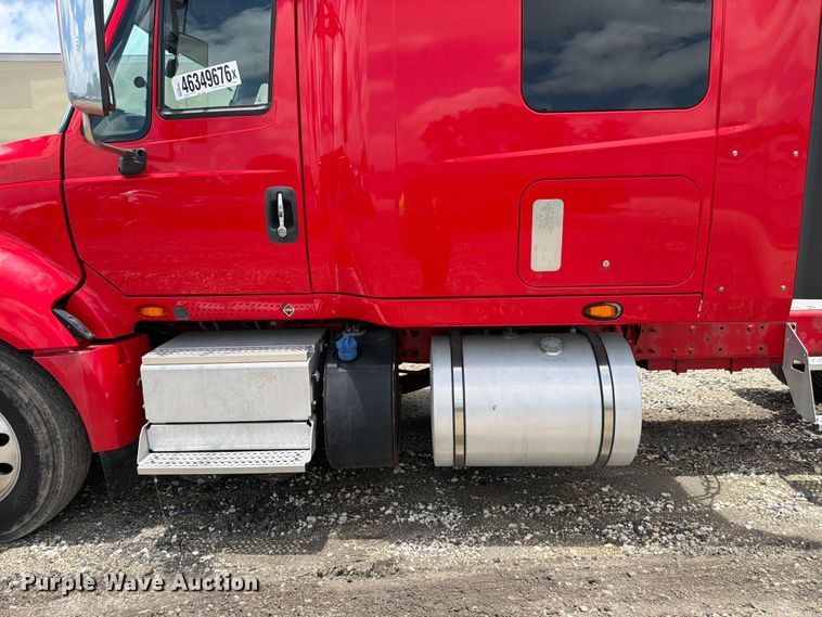 image for item YA2889 2018 International ProStar+ 122 semi truck