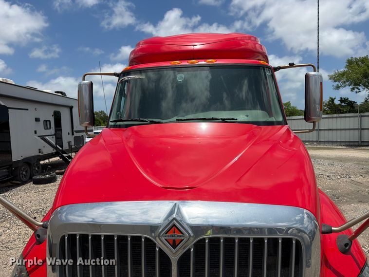 image for item YA2889 2018 International ProStar+ 122 semi truck