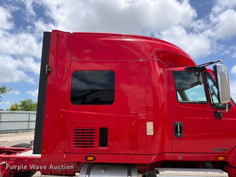 image for item YA2889 2018 International ProStar+ 122 semi truck