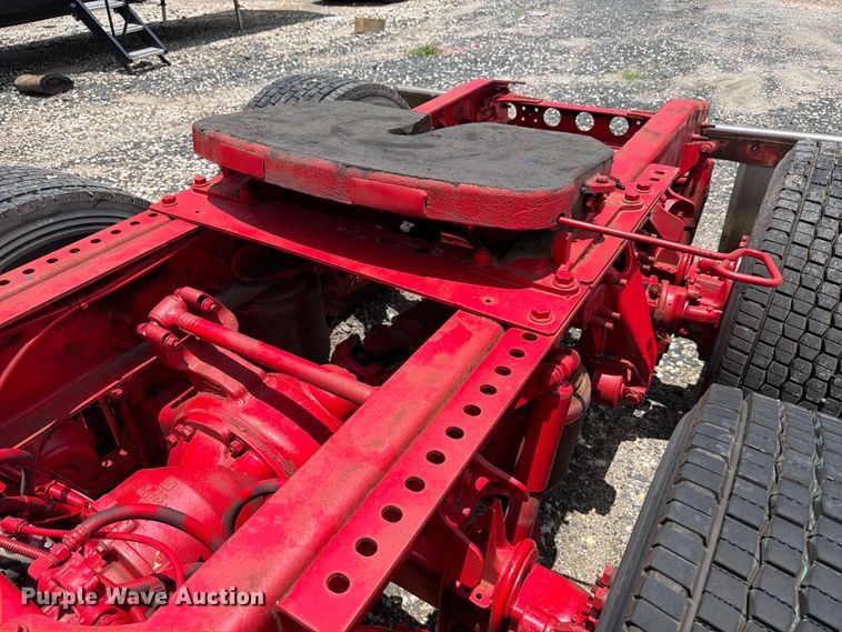 image for item YA2889 2018 International ProStar+ 122 semi truck