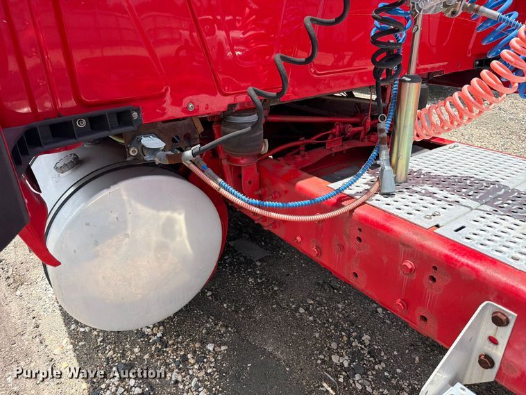 image for item YA2889 2018 International ProStar+ 122 semi truck