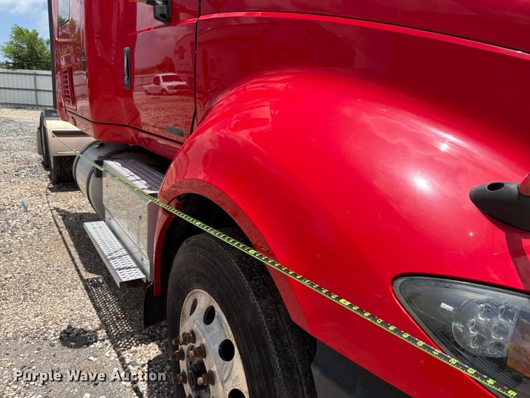image for item YA2889 2018 International ProStar+ 122 semi truck