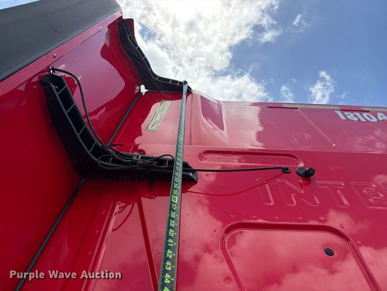 image for item YA2889 2018 International ProStar+ 122 semi truck