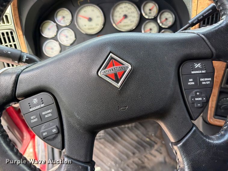 image for item YA2889 2018 International ProStar+ 122 semi truck