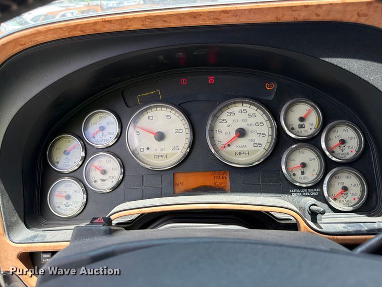image for item YA2889 2018 International ProStar+ 122 semi truck