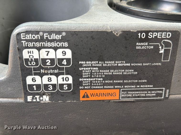 image for item YA2889 2018 International ProStar+ 122 semi truck