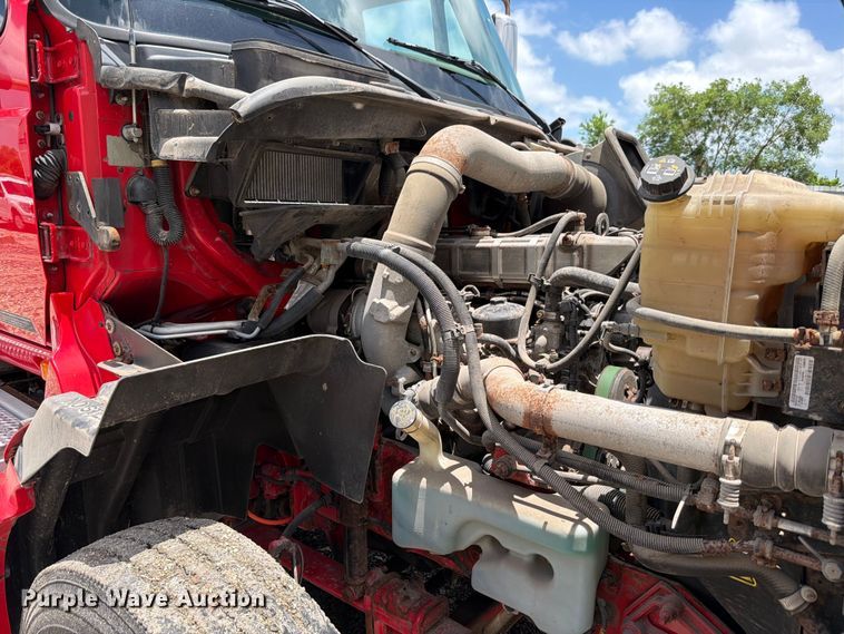 image for item YA2889 2018 International ProStar+ 122 semi truck