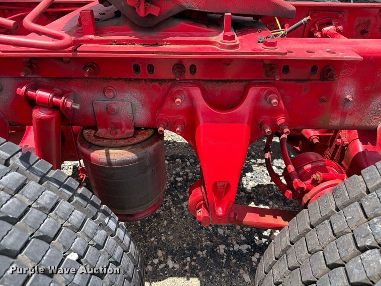 image for item YA2889 2018 International ProStar+ 122 semi truck