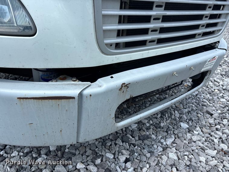 image for item YA2950 2016 Freightliner Business Class M2 box truck