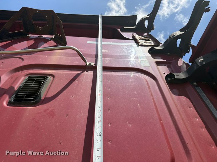 image for item YA3430 2016 Freightliner Cascadia semi truck