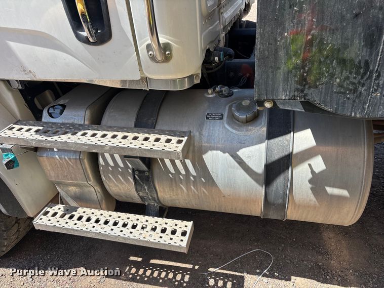 image for item YA3452 2024 Western Star 47X hydrovac truck