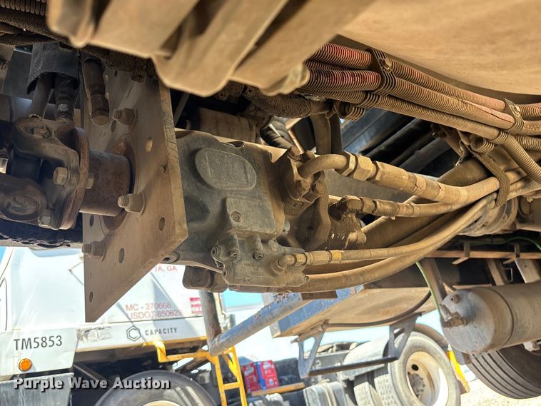 image for item YA3452 2024 Western Star 47X hydrovac truck