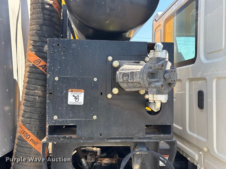 image for item YA3452 2024 Western Star 47X hydrovac truck