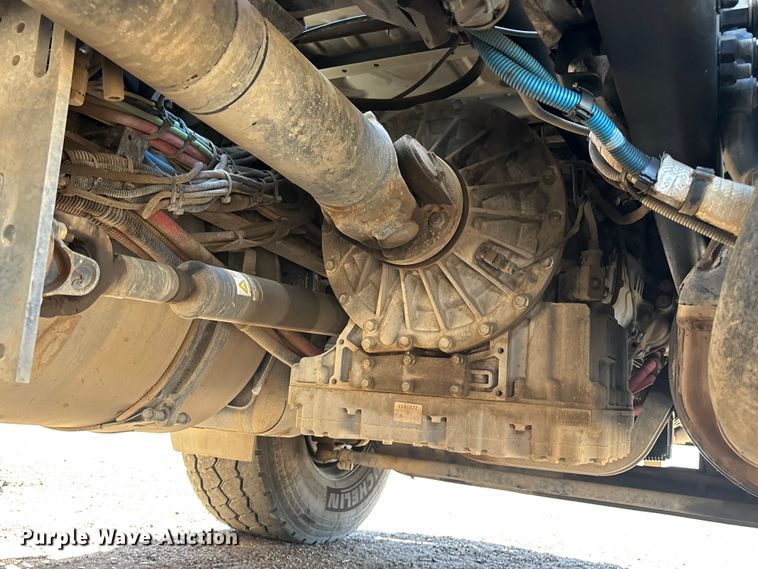 image for item YA3452 2024 Western Star 47X hydrovac truck
