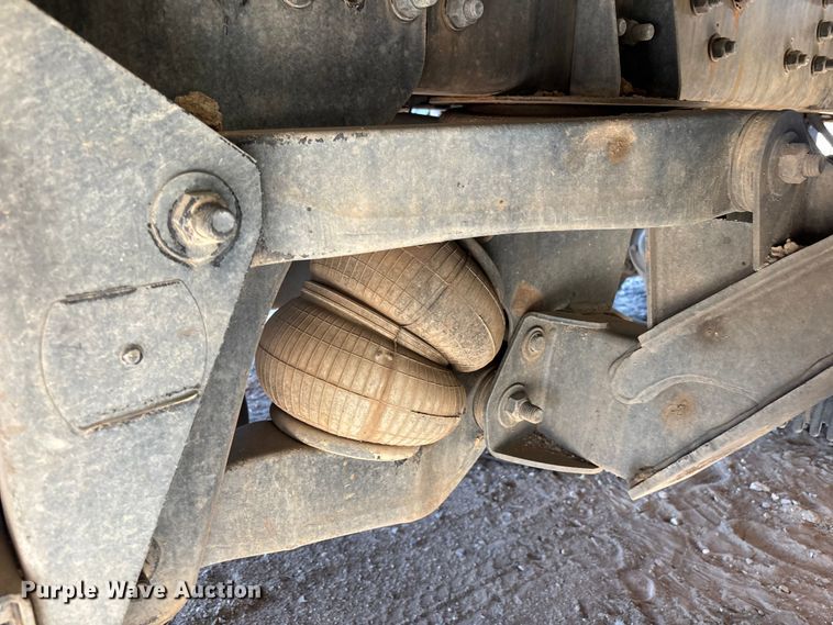 image for item YA3452 2024 Western Star 47X hydrovac truck