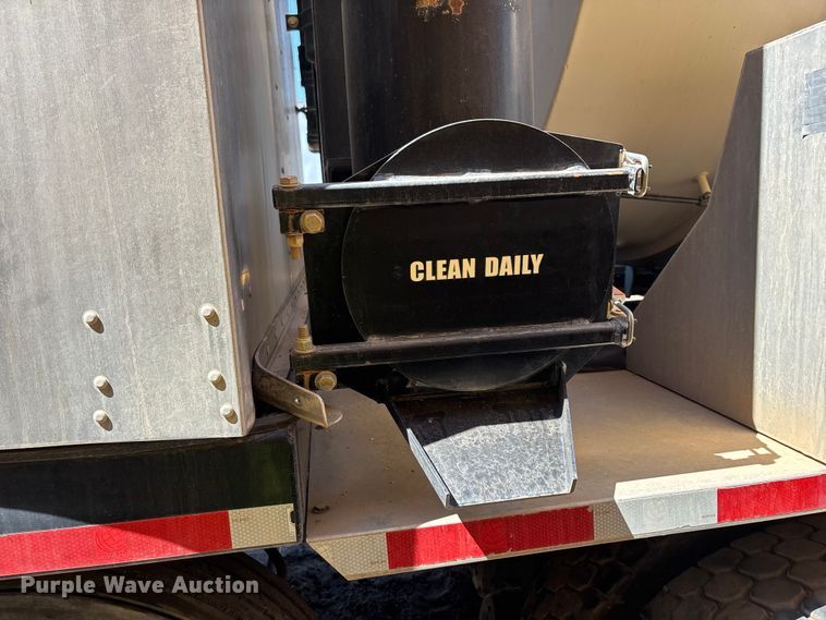 image for item YA3452 2024 Western Star 47X hydrovac truck