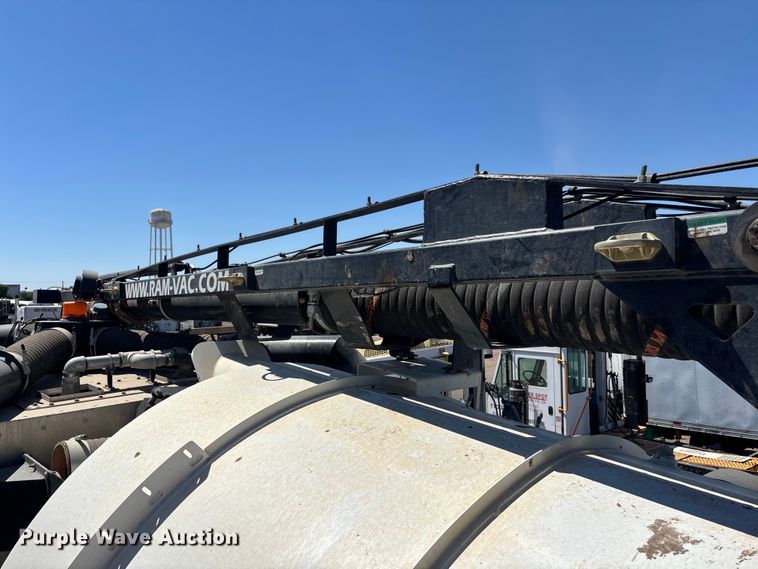 image for item YA3452 2024 Western Star 47X hydrovac truck