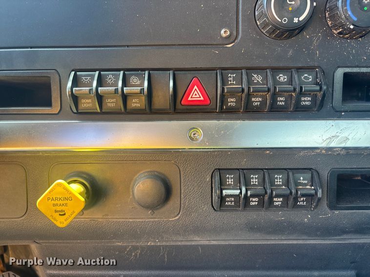 image for item YA3452 2024 Western Star 47X hydrovac truck