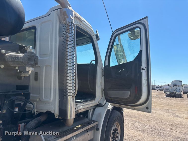 image for item YA3452 2024 Western Star 47X hydrovac truck