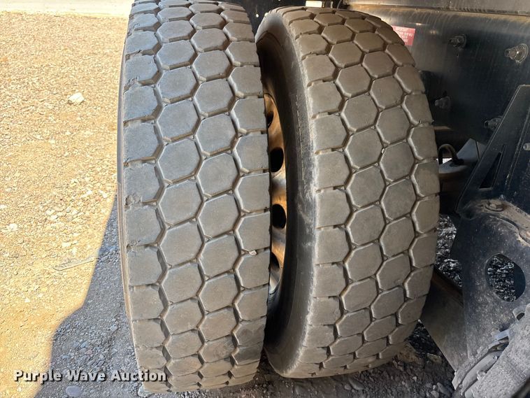 image for item YA3452 2024 Western Star 47X hydrovac truck