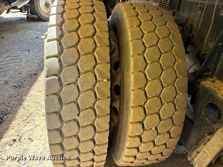 image for item YA3452 2024 Western Star 47X hydrovac truck