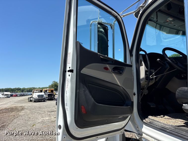 image for item YA3453 2026 Peterbilt 589 semi truck