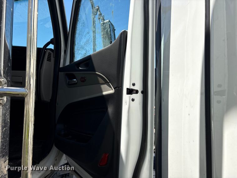 image for item YA3453 2026 Peterbilt 589 semi truck