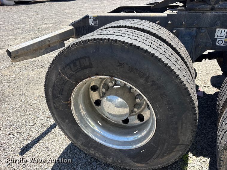 image for item YA3453 2026 Peterbilt 589 semi truck