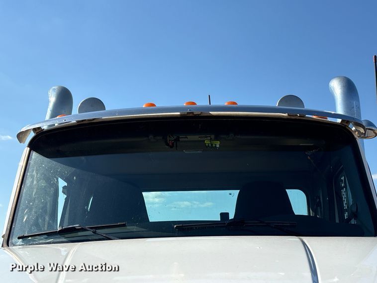 image for item YA3488 2023 Peterbilt 567 semi truck