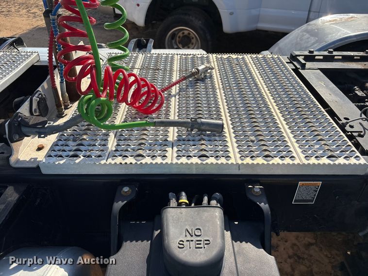image for item YA3488 2023 Peterbilt 567 semi truck
