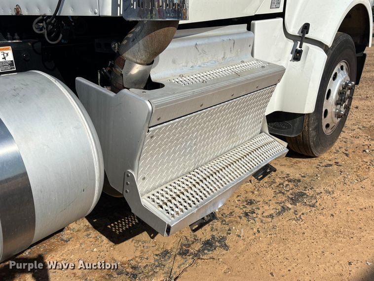 image for item YA3488 2023 Peterbilt 567 semi truck