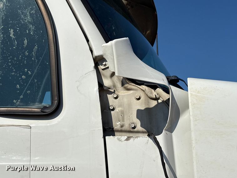 image for item YA3488 2023 Peterbilt 567 semi truck