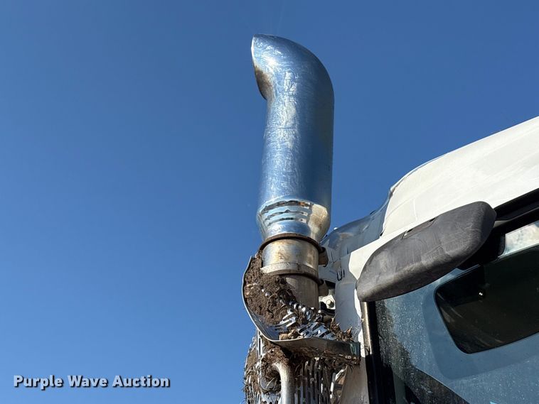 image for item YA3488 2023 Peterbilt 567 semi truck