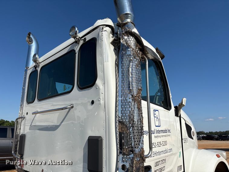 image for item YA3488 2023 Peterbilt 567 semi truck
