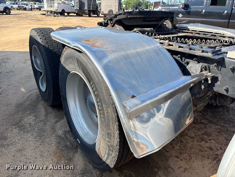 image for item YA3488 2023 Peterbilt 567 semi truck