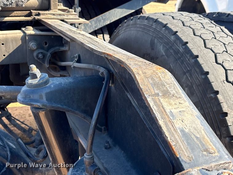 image for item YA3488 2023 Peterbilt 567 semi truck