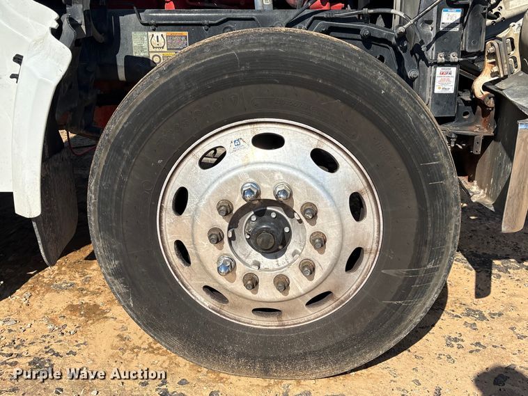 image for item YA3488 2023 Peterbilt 567 semi truck