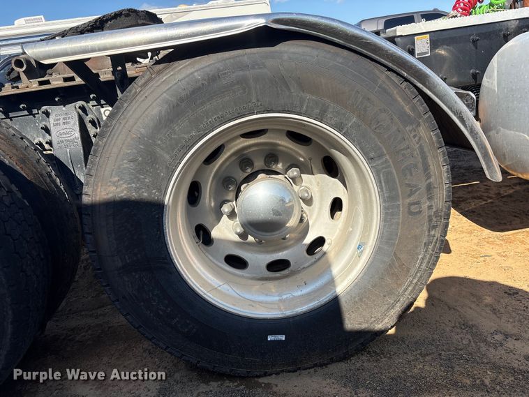 image for item YA3488 2023 Peterbilt 567 semi truck