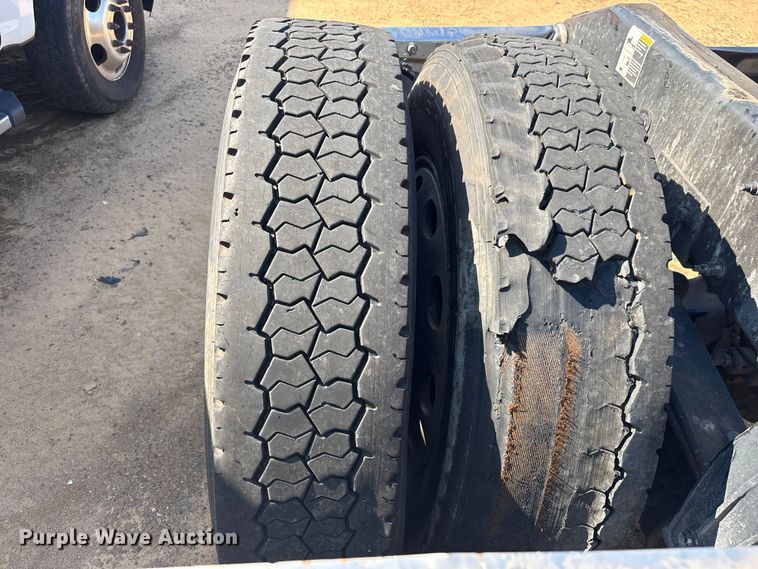 image for item YA3488 2023 Peterbilt 567 semi truck