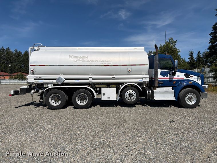 image for item YA3652 2017 Peterbilt 567 tank truck