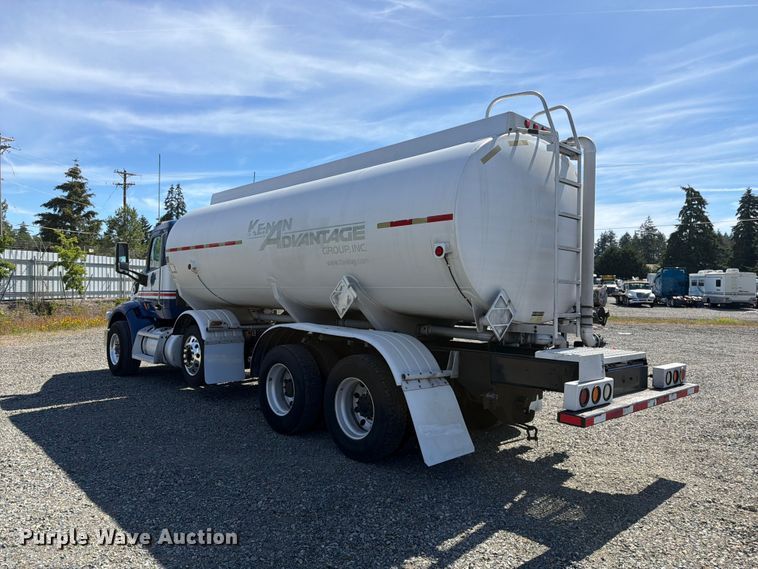 image for item YA3652 2017 Peterbilt 567 tank truck