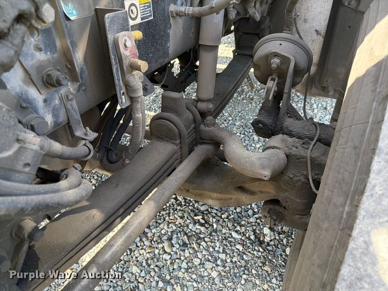image for item YA3652 2017 Peterbilt 567 tank truck