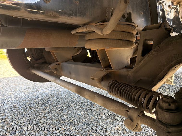 image for item YA3652 2017 Peterbilt 567 tank truck