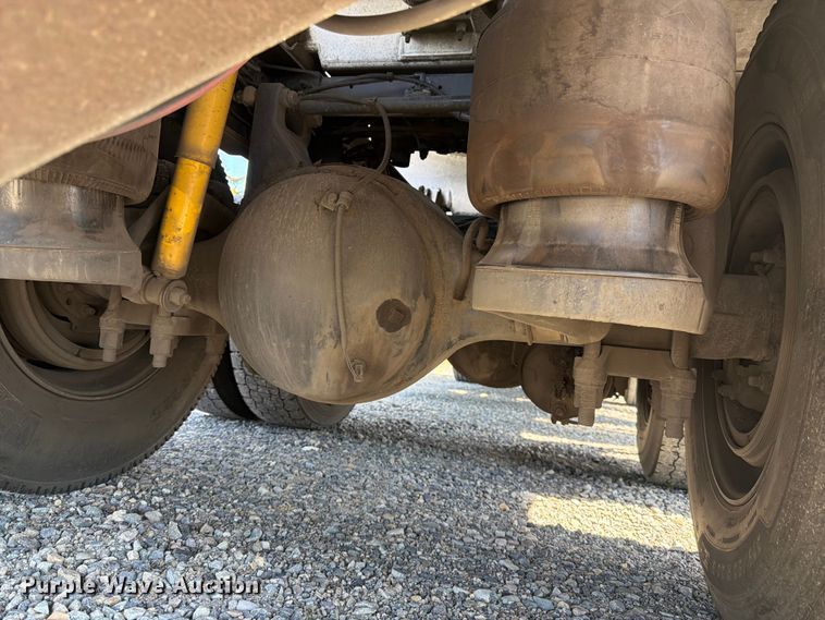image for item YA3652 2017 Peterbilt 567 tank truck