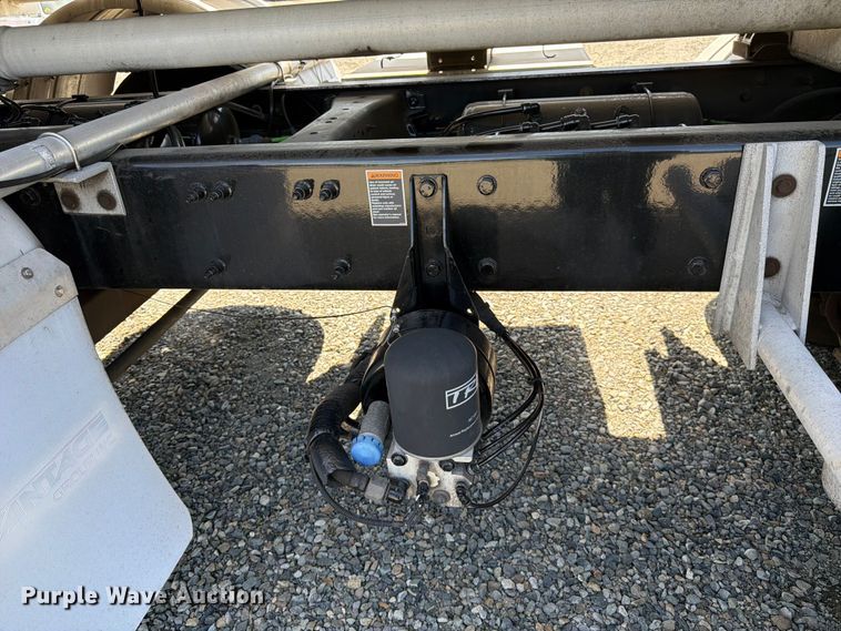 image for item YA3652 2017 Peterbilt 567 tank truck