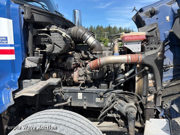image for item YA3652 2017 Peterbilt 567 tank truck