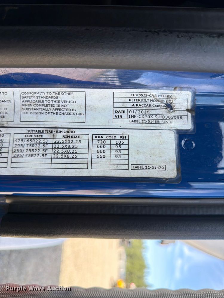 image for item YA3652 2017 Peterbilt 567 tank truck