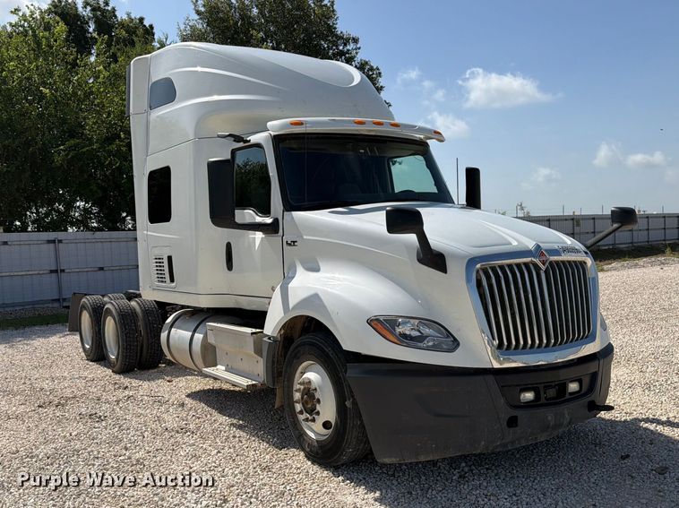 image for item YA3667 2019 International LT625 semi truck