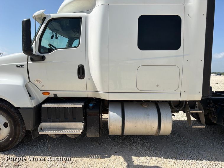 image for item YA3667 2019 International LT625 semi truck