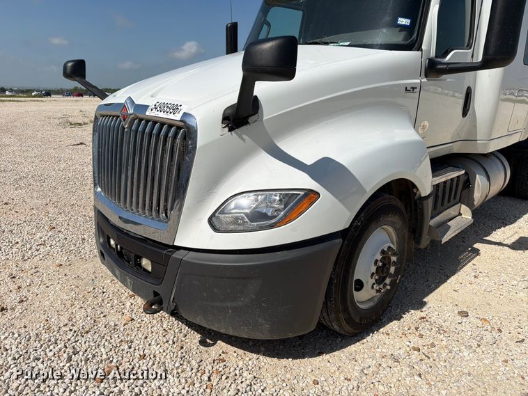 image for item YA3667 2019 International LT625 semi truck